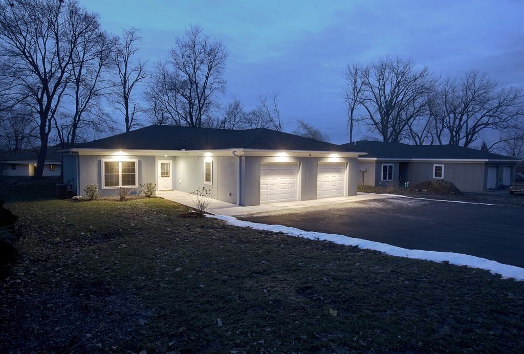 86 Lenox Rd - Photo 2 of 13