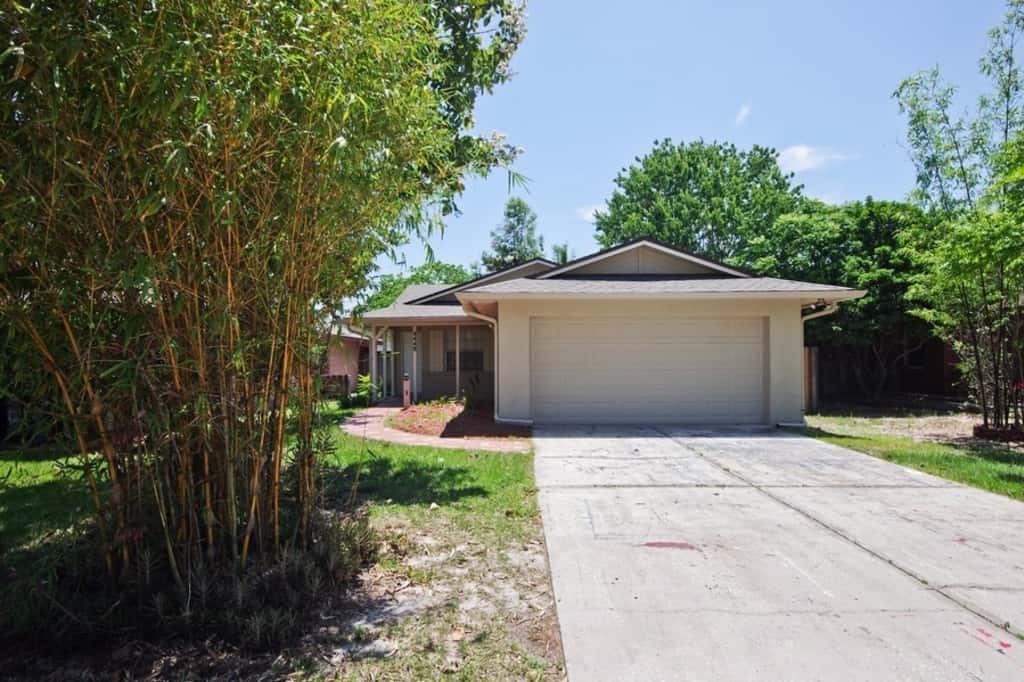 4448 Suntree Blvd - Photo 2 of 15