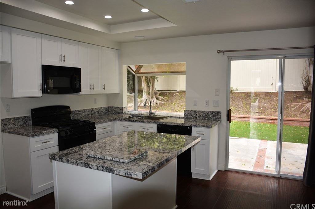28542 El Peppino - Photo 3 of 24