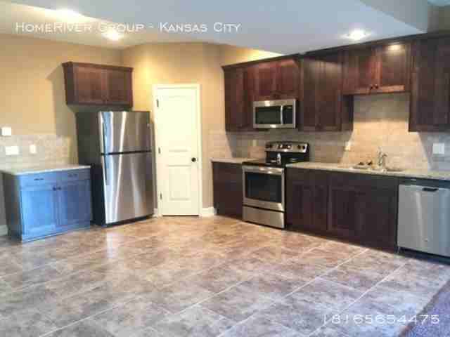 9401-9407 N Lenox Ave - Photo 3 of 15