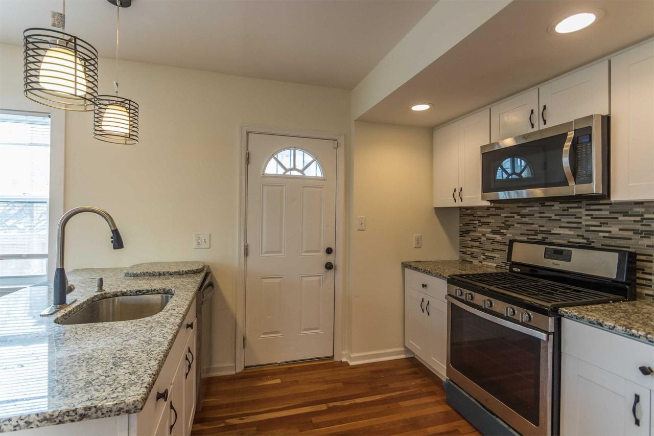 3461 Eads St NE - Photo 3 of 19