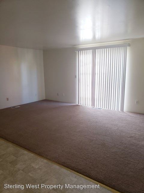 327/329 Bessie St - Photo 2 of 11