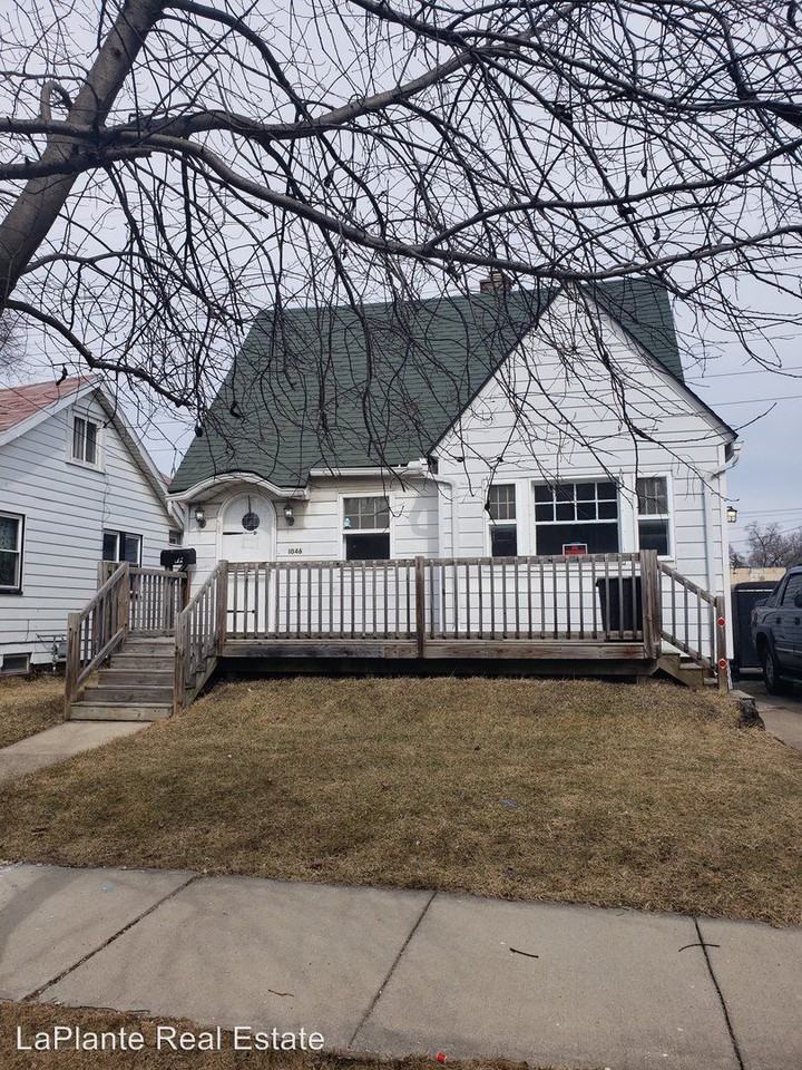 1046 Slater St - Photo 2 of 26