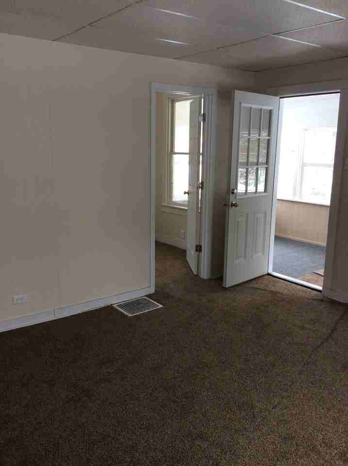 1527 Flake St - Photo 2 of 16