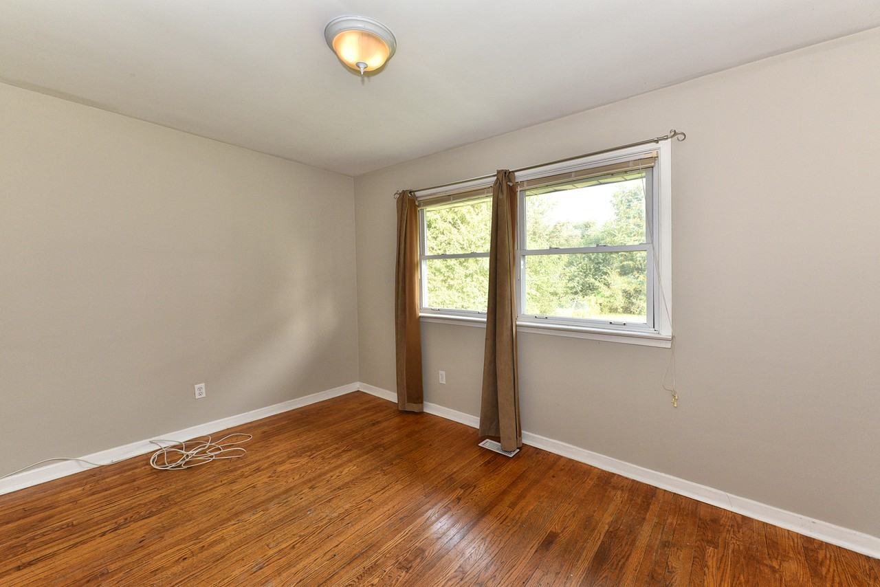 1582 Dixie St - Photo 2 of 21