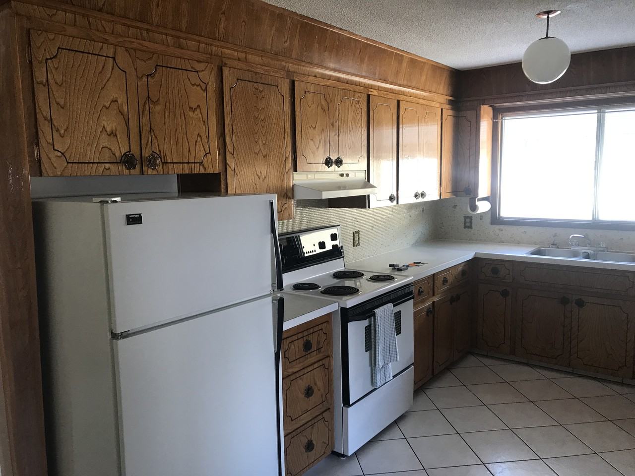 7112 150 Ave NW - Photo 3 of 25