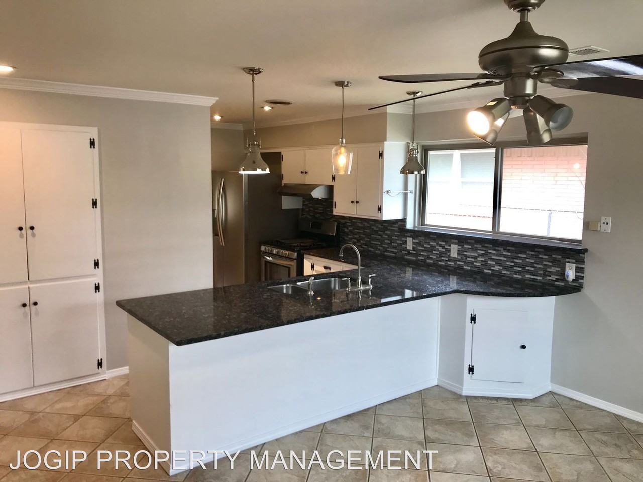 9526 Leaside Dr - Photo 3 of 25