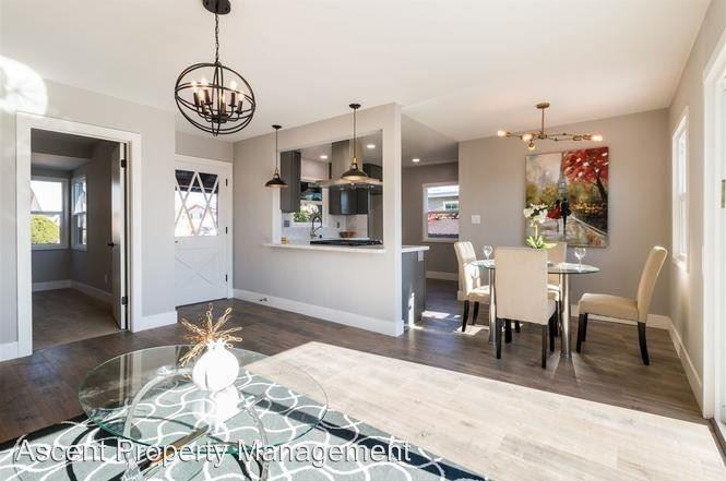 697 Alvin St - Photo 2 of 12