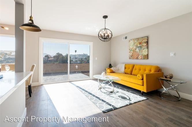 697 Alvin St - Photo 3 of 12