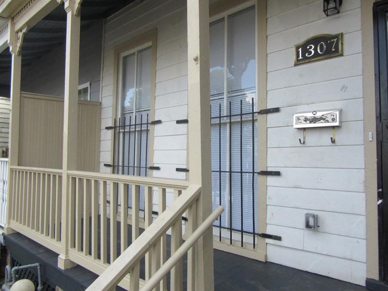 1307 W Clay St - Photo 2 of 11