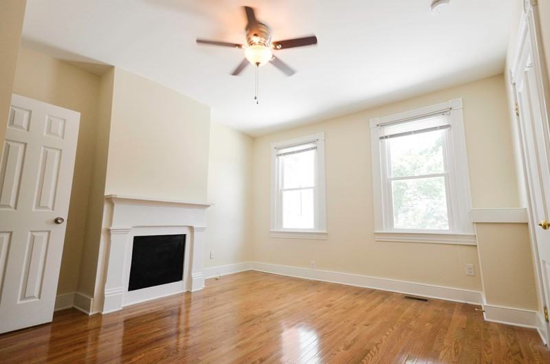 2024 W Cary St - Photo 2 of 18