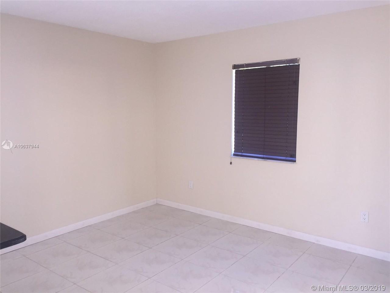 18044 Southwest 143rd Place - Photo 3 of 6