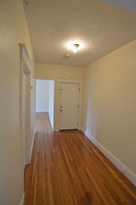 318 Fuller St #4 - Photo 3 of 5