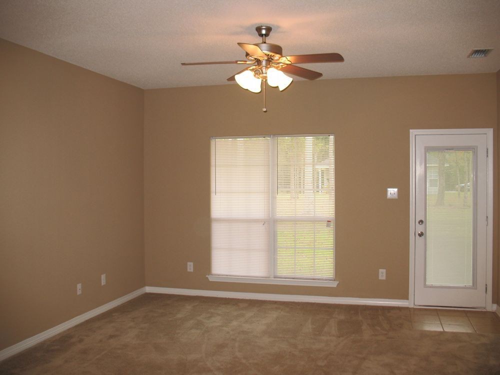 1116 Oxbridge Way - Photo 3 of 4