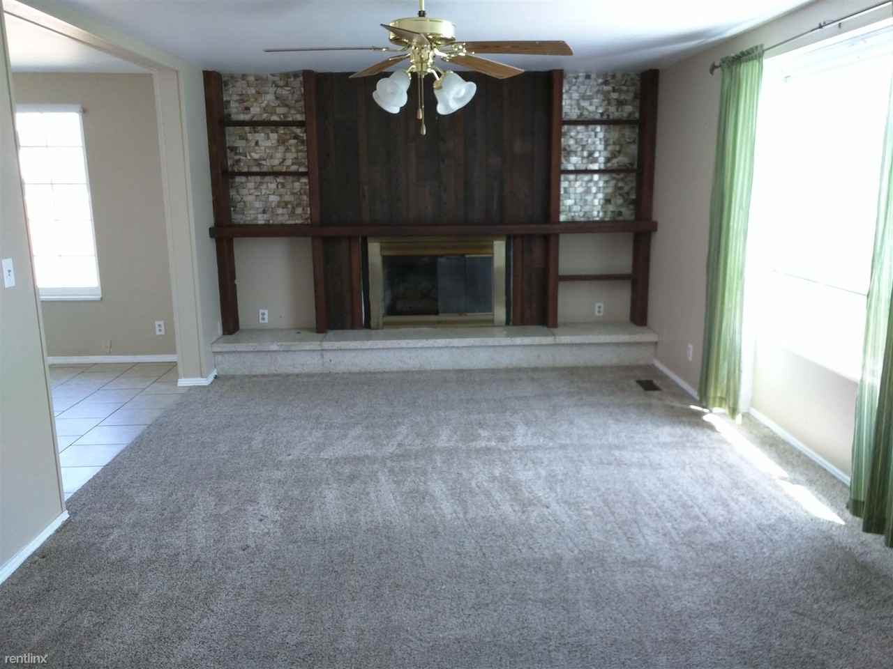 312 S 610 E St - Photo 3 of 22