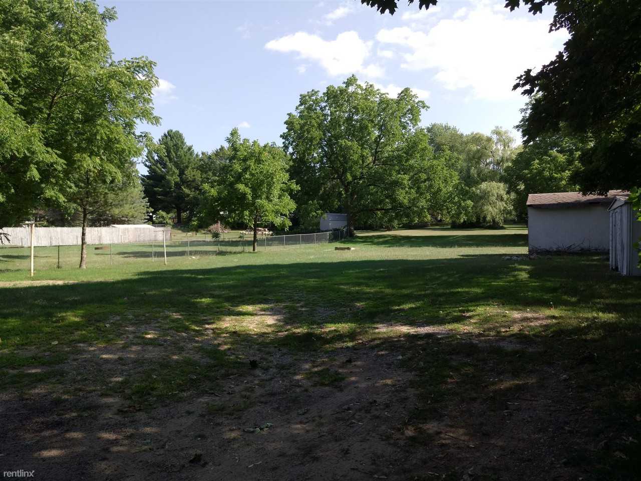 357 Granite St - Photo 2 of 10