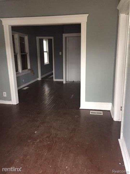 12169 Fleming St - Photo 2 of 3