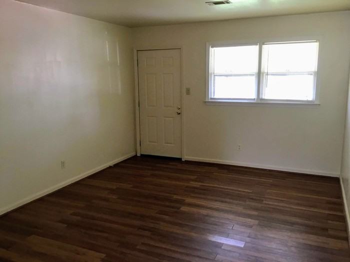 616 Beaufort Ave - Photo 3 of 13