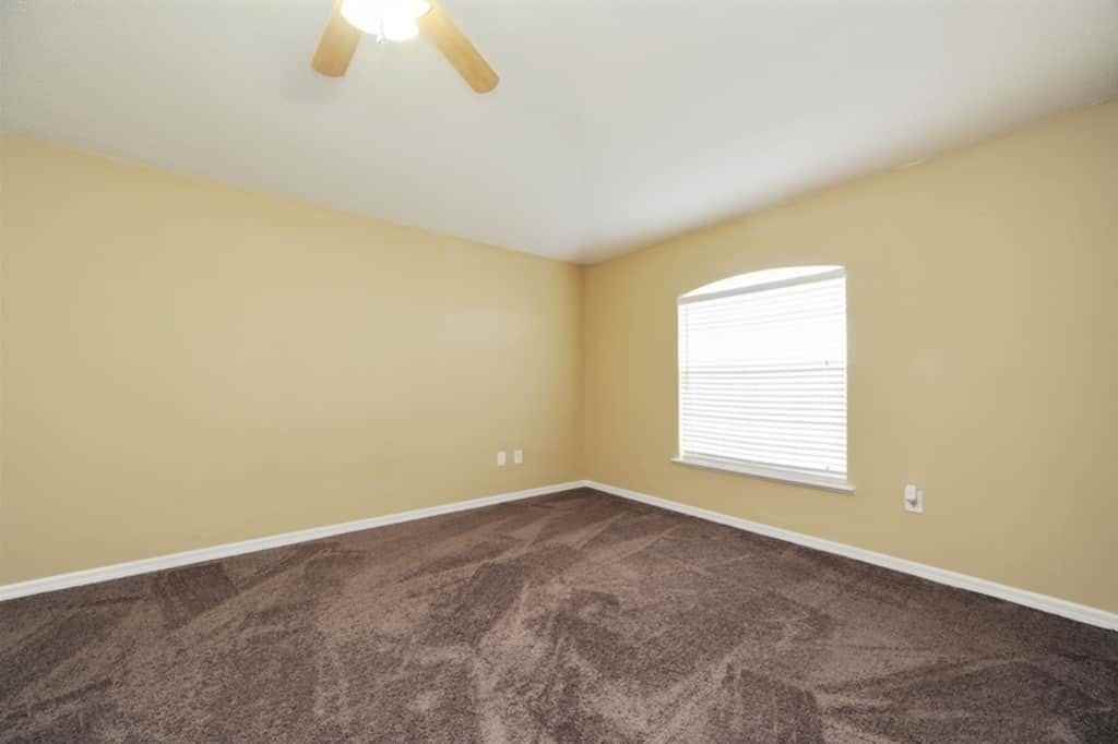 350 Gretna Ln - Photo 2 of 7