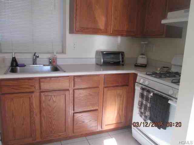 423 Arlington Ct - Photo 3 of 7