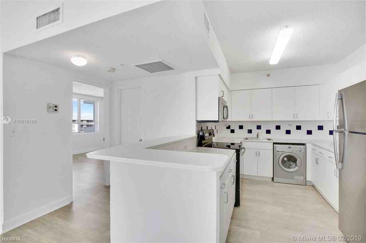 Flamingo South Beach - Photo 3 of 13