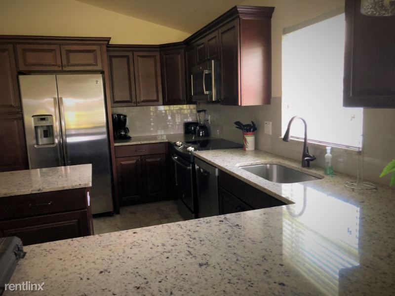 30511 Island Club Dr - Photo 2 of 13