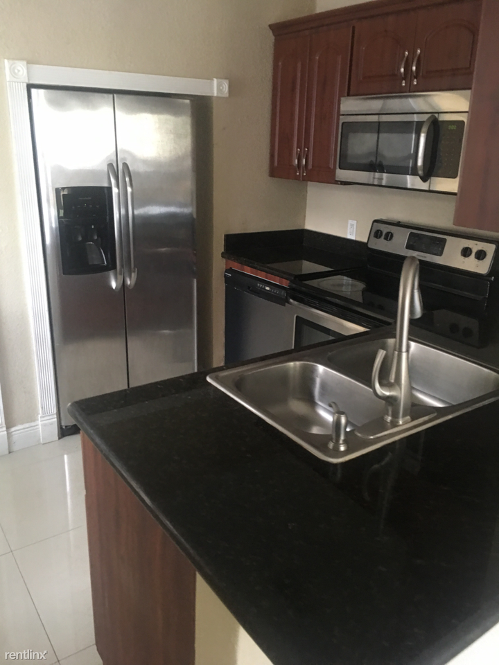 5946 McKinley St - Photo 3 of 5