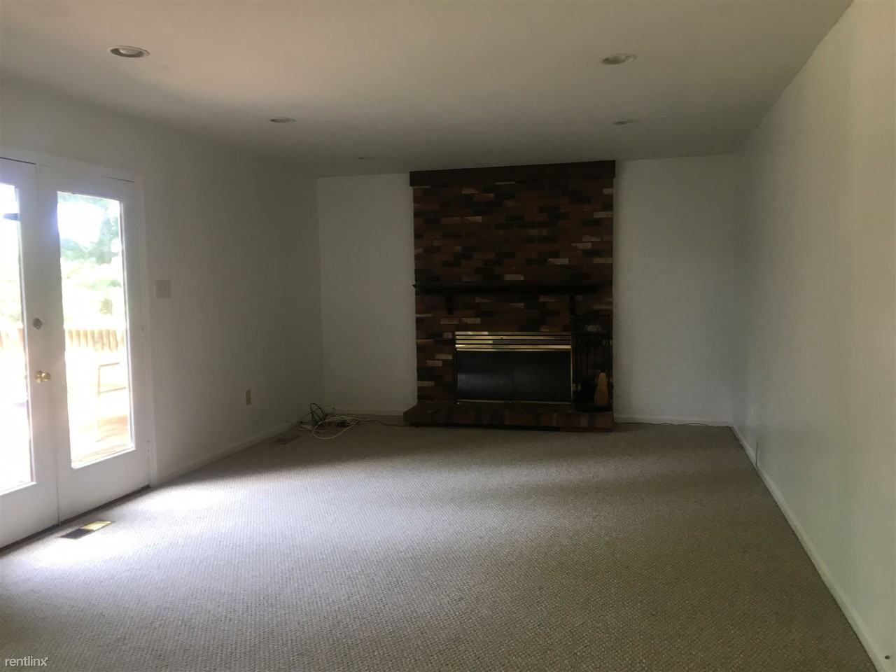 Meadowlake  court - Photo 2 of 5