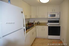 Brickel Harbour - Photo 3 of 8