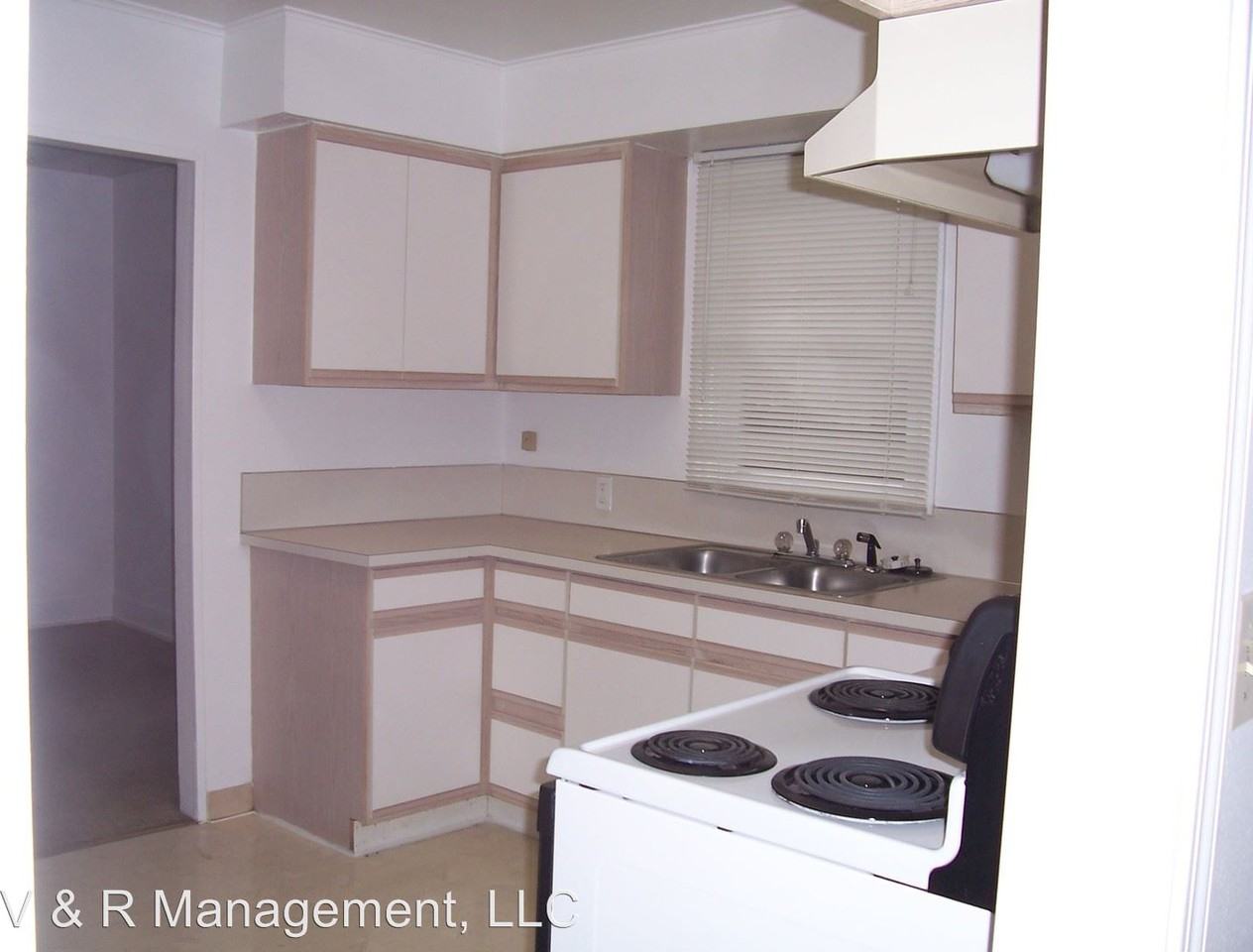 2220 Hyde St SE - Photo 2 of 7