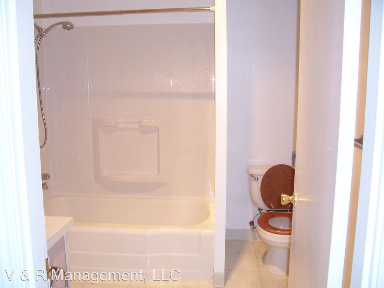 2220 Hyde St SE - Photo 3 of 7