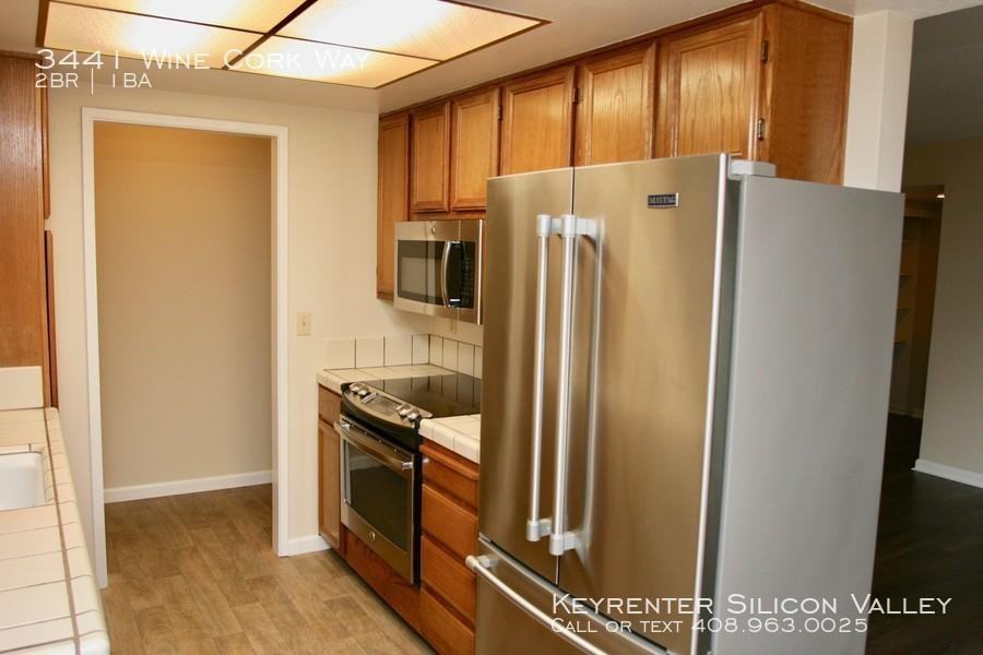 3441 Wine Cork Way - Photo 3 of 19