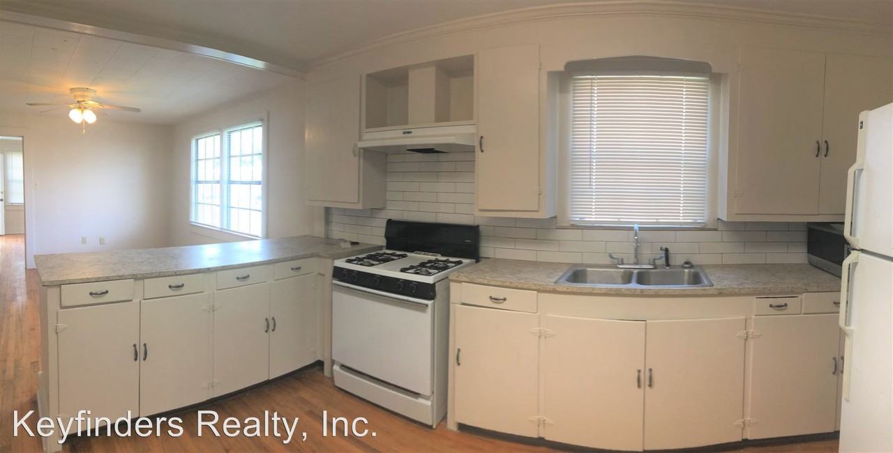 136 4th St - Photo 3 of 13
