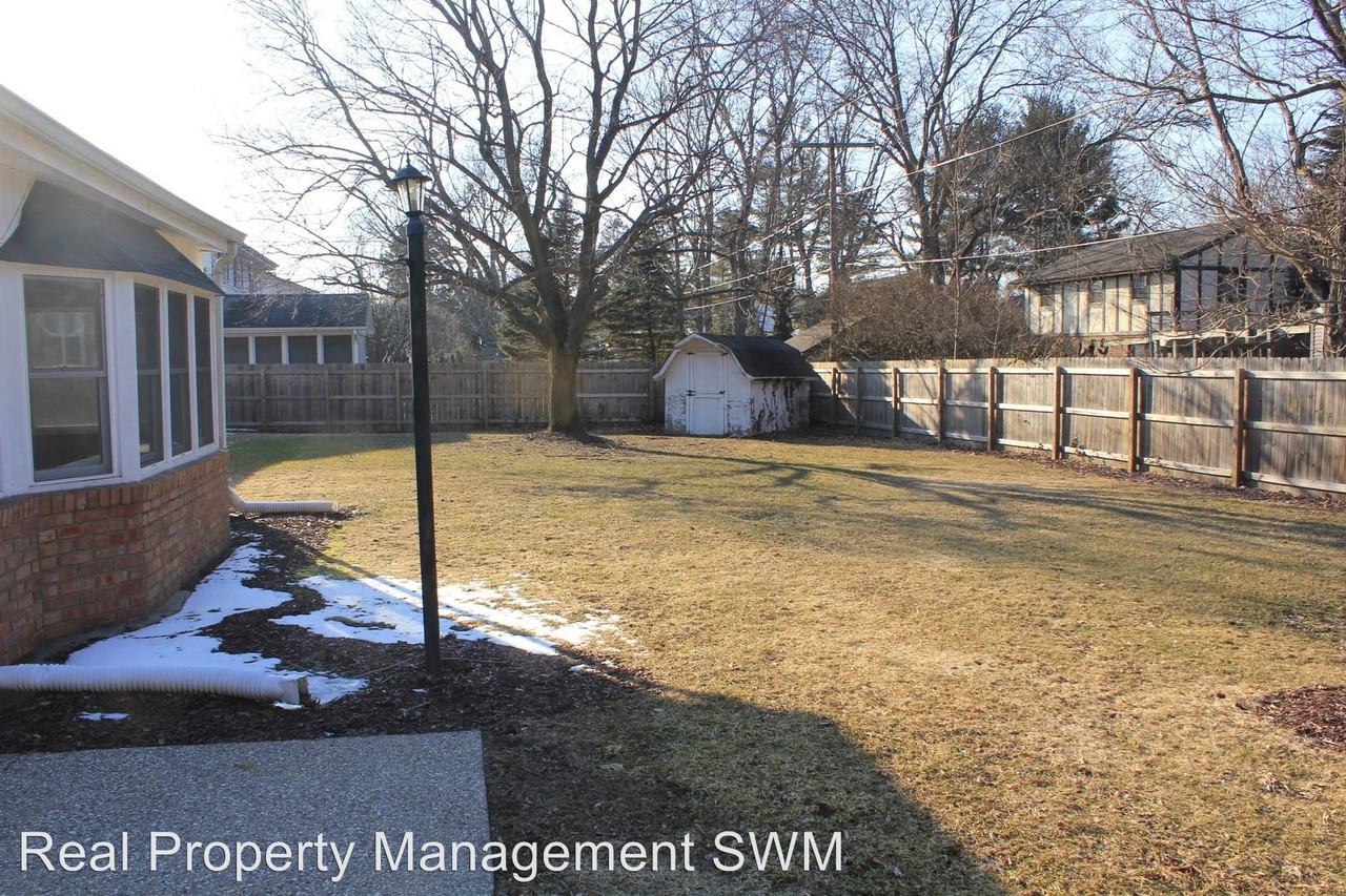 1537 S Bonny Bruce Dr - Photo 2 of 21