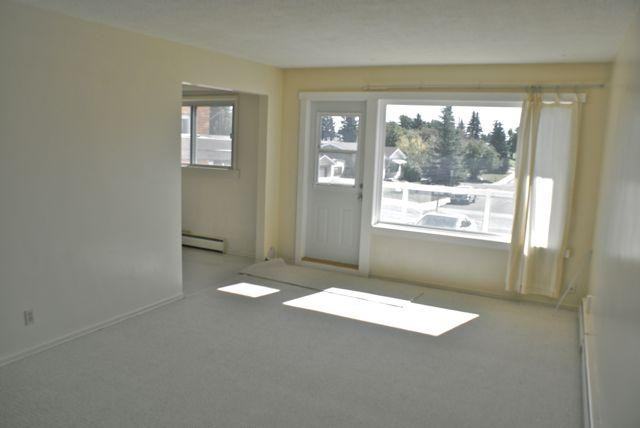 8606 62 St Nw #8 - Photo 4 of 11