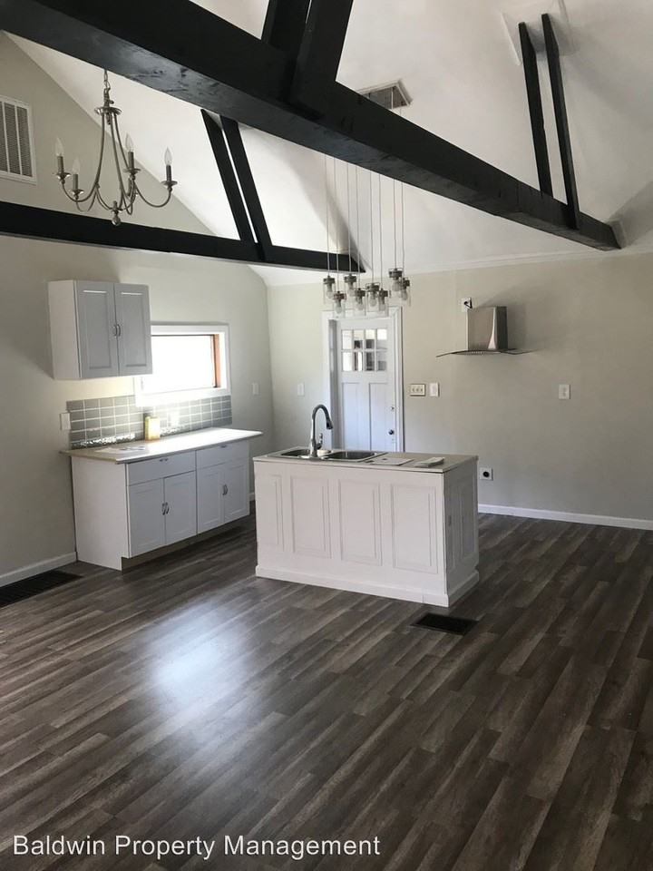 204 Clayton St - Photo 2 of 8