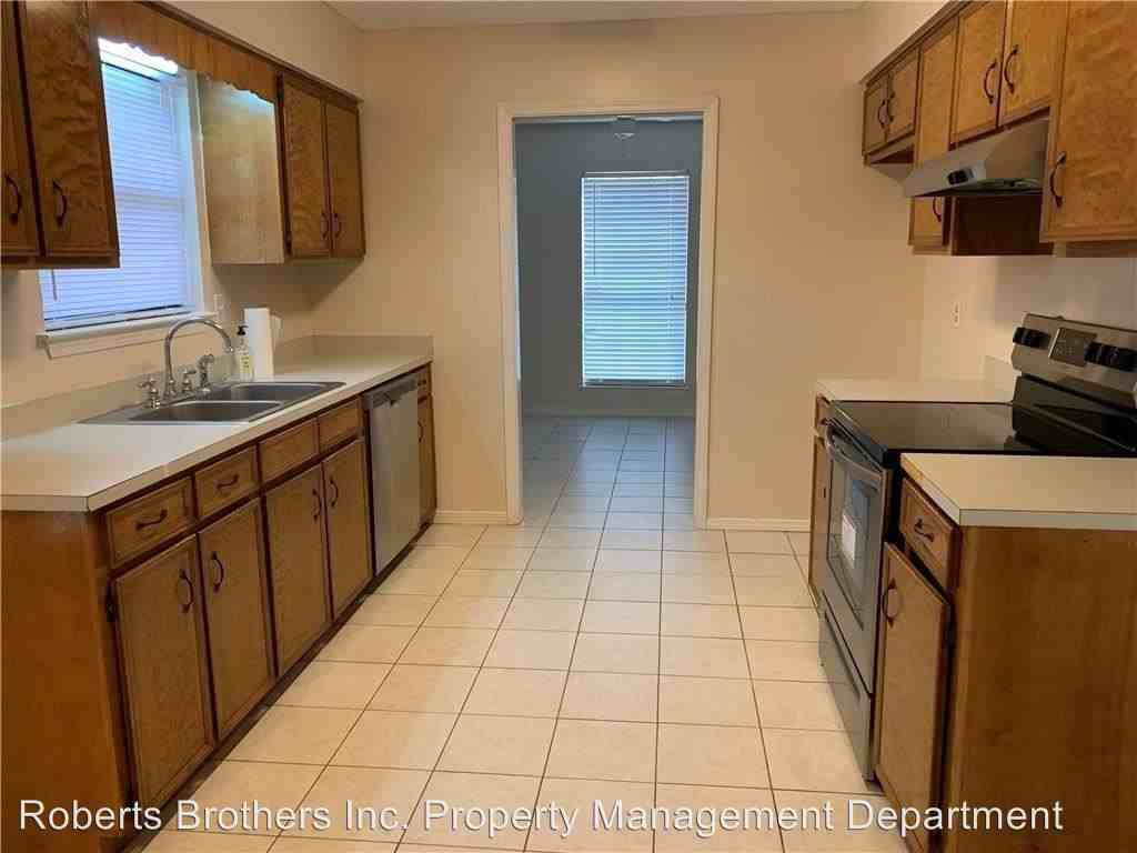 9320 Leverett Dr - Photo 3 of 17