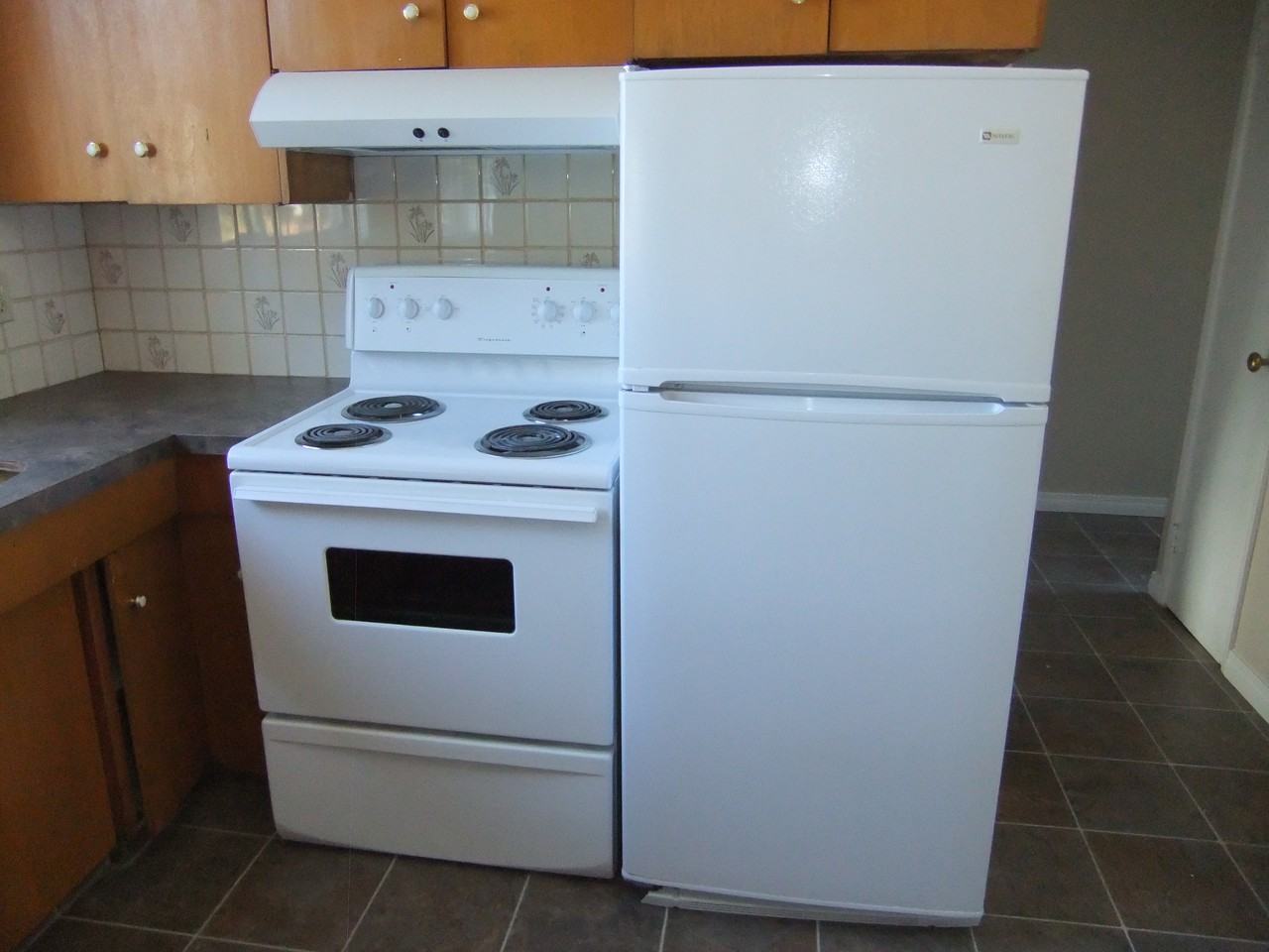 13304 90 St NW - Photo 3 of 9