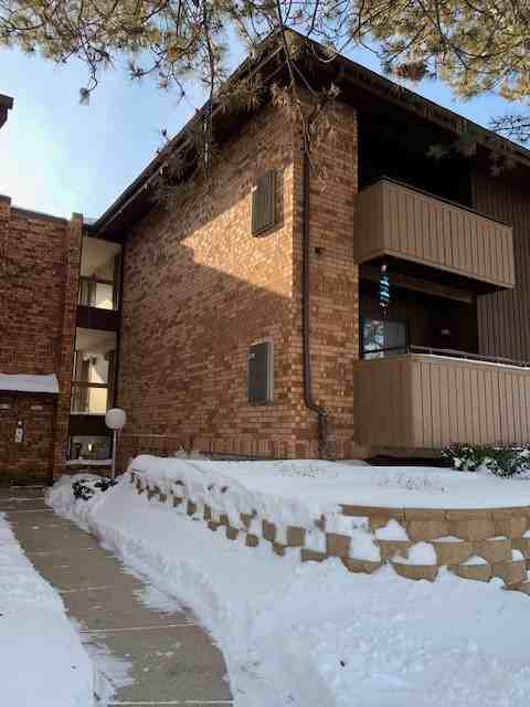 6999 N Green Bay Ave - Photo 2 of 14