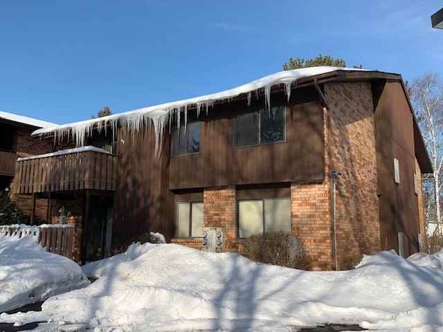 6999 N Green Bay Ave - Photo 3 of 14