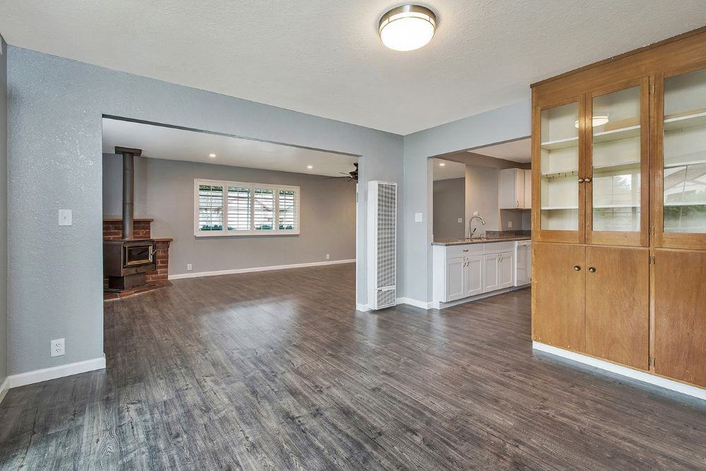 2140 Waltzer Rd - Photo 2 of 27