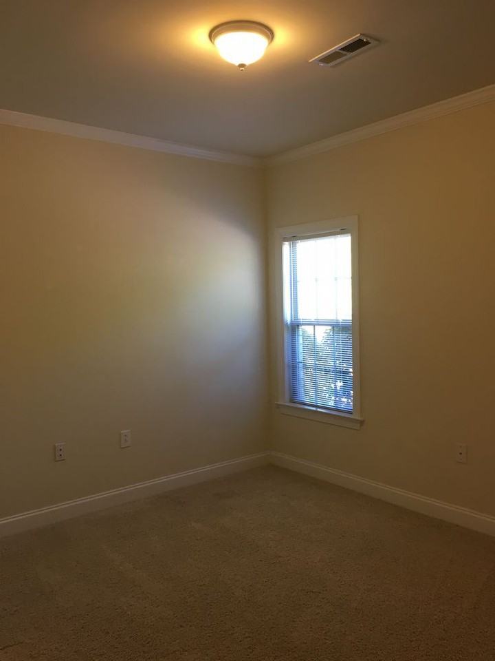 1155 Lillibridge Dr - Photo 2 of 13