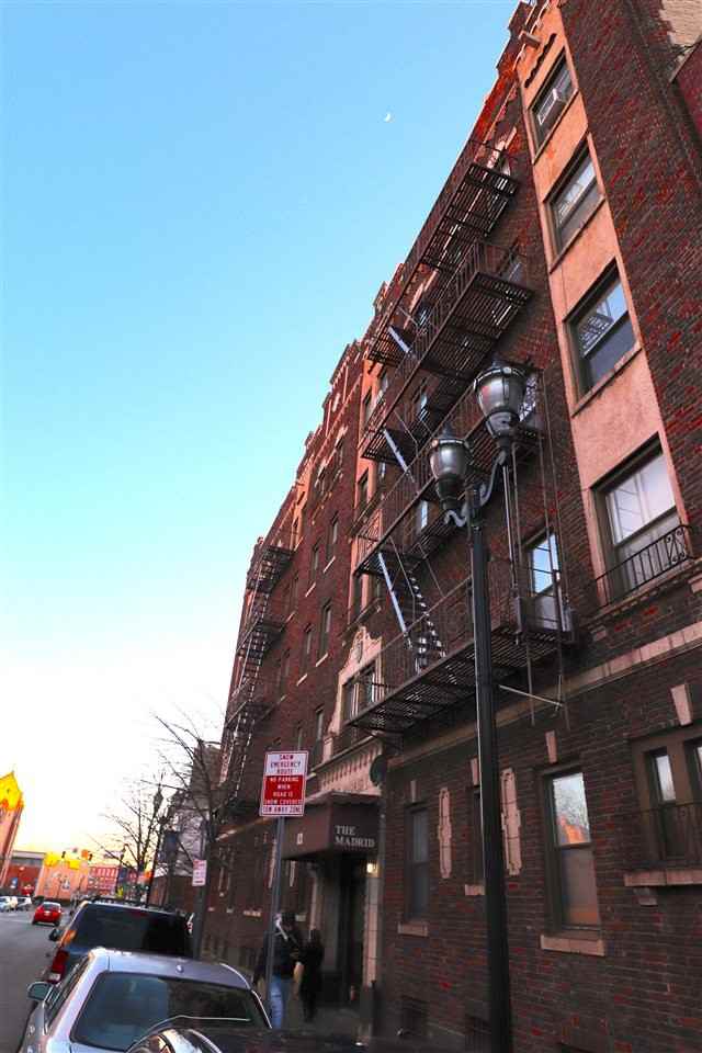 821 Bergen Ave