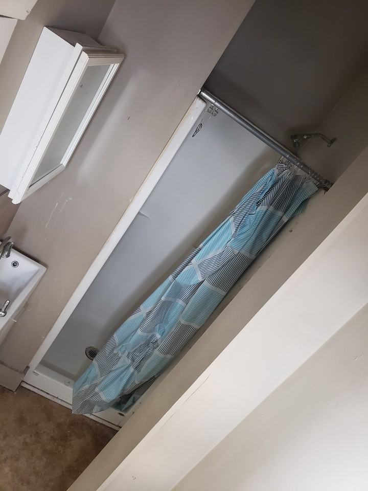 865 Selkirk Avenue - Photo 3 of 8