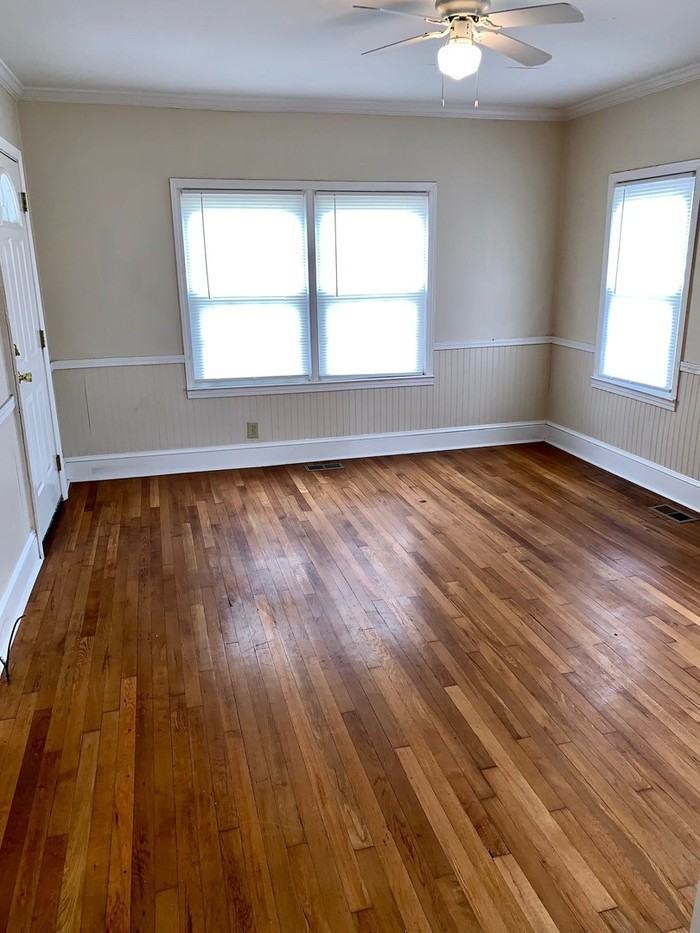 661 Ravenel St - Photo 2 of 8