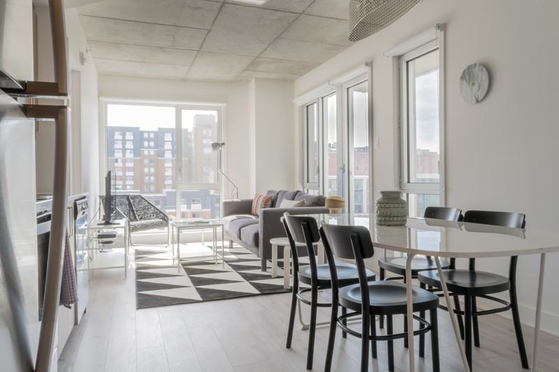 1255 Rue de Bullion - Photo 2 of 6