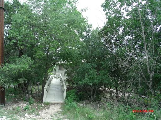 665 Cindy Dr - Photo 3 of 25