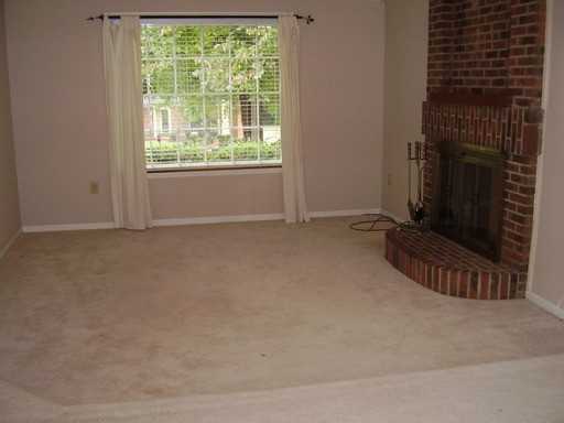 2408 Turnberry Ln - Photo 3 of 6
