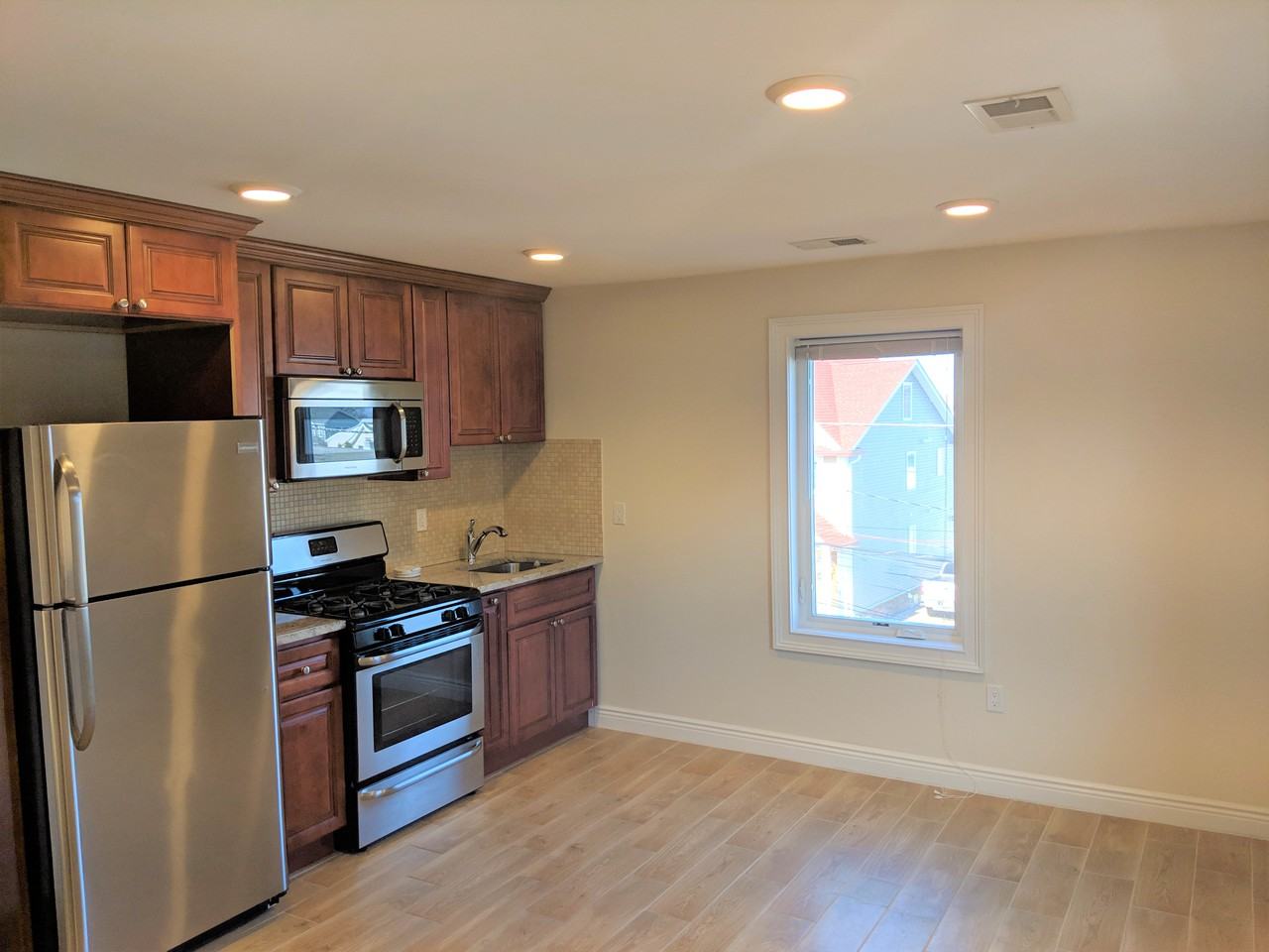 86 Morrissee Ave - Photo 3 of 12