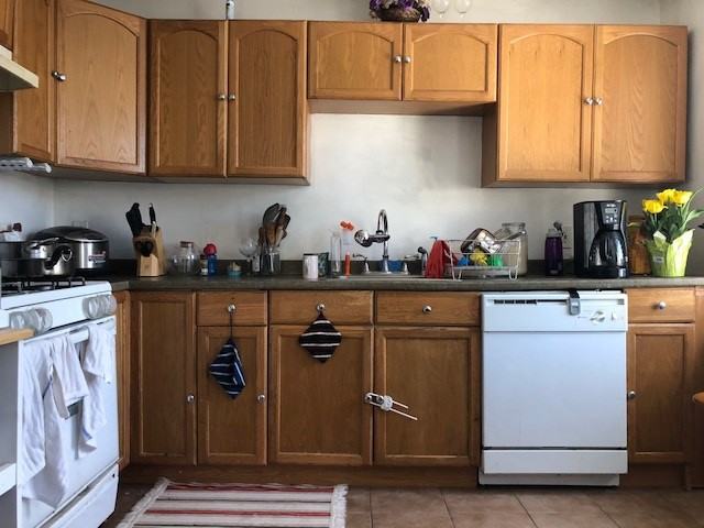 148 Franklin Ave - Photo 2 of 7